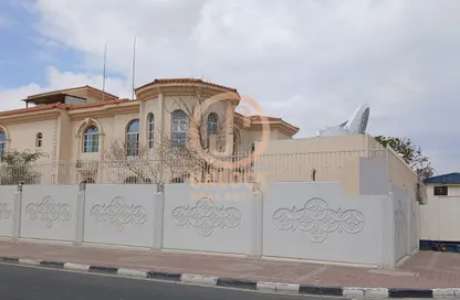 فيلا - استوديو - 8 حمامات للايجار في الدفنة - الدفينة - الدوحة