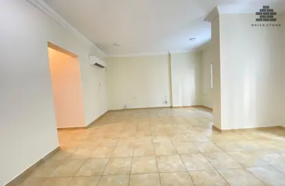 Apartment - 2 Bedrooms - 2 Bathrooms for rent in Imperial Suites - Old Salata - Salata - Doha
