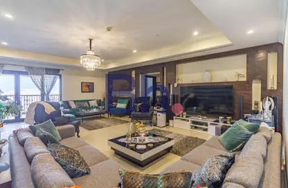 Apartment - 2 Bedrooms - 3 Bathrooms for rent in West Porto Drive - Porto Arabia - The Pearl Island - Doha