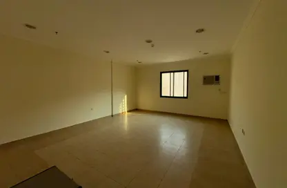 Apartment - 2 Bedrooms - 2 Bathrooms for rent in Ramada Commercial Building - Al Rawabi Street - Al Muntazah - Doha