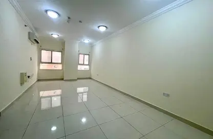 Apartment - 2 Bedrooms - 2 Bathrooms for rent in Al Mansoura - Al Mansoura - Doha