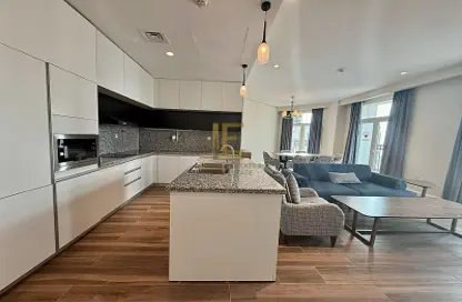 Apartment - 2 Bedrooms - 3 Bathrooms for sale in Floresta Gardens - The Pearl Island - Doha