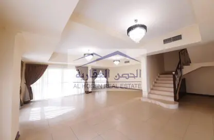 فيلا - 4 غرف نوم - 5 حمامات للايجار في شارع الوعب - الوعب - الدوحة