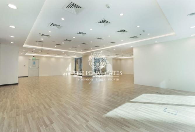 916541 - Property Image 2