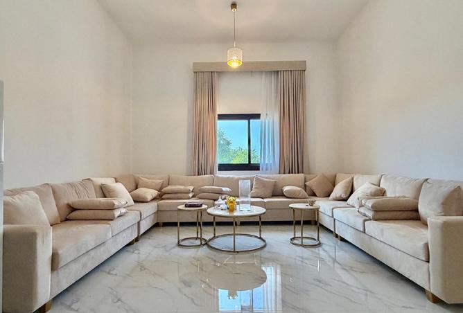 989182 - Property Main Image