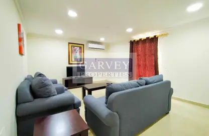 Penthouse - 2 Bedrooms - 2 Bathrooms for rent in Al Numan Street - Al Aziziyah - Doha