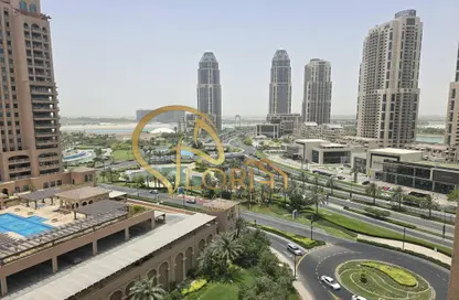 شقة - 2 غرف نوم - 3 حمامات للايجار في طريق بورتو الغربي - بورتو أرابيا - جزيرة اللؤلؤة - الدوحة