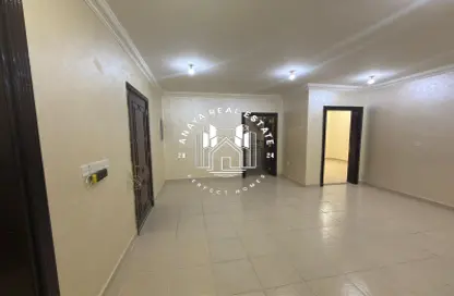 شقة - 3 غرف نوم - 2 حمامات للايجار في العزيزية - الدوحة