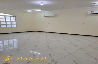 Compound - 5 Bedrooms - 4 Bathrooms for rent in Ain Khaled - Doha