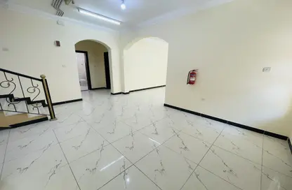 Villa - 5 Bedrooms - 4 Bathrooms for rent in Ain Khaled Villas - Ain Khaled - Doha