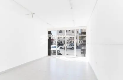 Shop - Studio - 1 Bathroom for rent in Najma Street - Najma - Doha