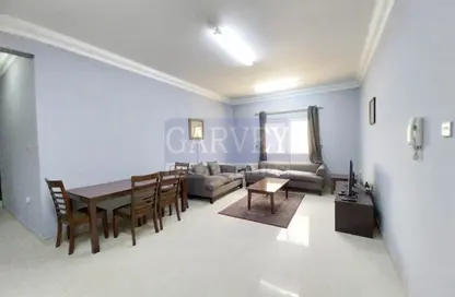 شقة - 2 غرف نوم - 2 حمامات للايجار في شارع المطار القديم - طريق المطار القديم - الدوحة