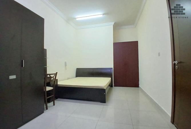 902518 - Property Image 3
