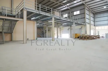 Warehouse - Studio - 4 Bathrooms for rent in East Industrial Street - Birkat Al Awamer - Al Wakra