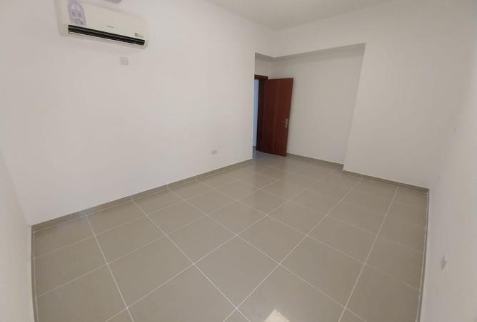 962158 - Property Image 2