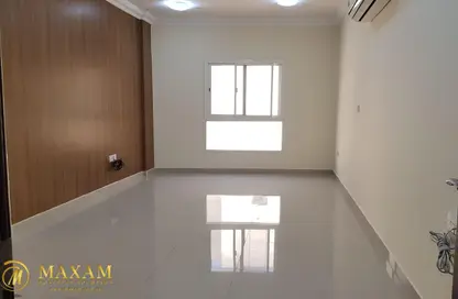 Apartment - 2 Bedrooms - 2 Bathrooms for rent in Al Mansoura - Al Mansoura - Doha