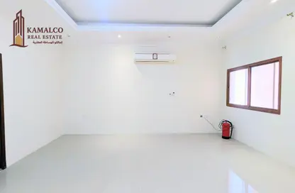 شقة - غرفة نوم - 2 حمامات للايجار في فريج عبد العزيز - فريج عبد العزيز - الدوحة