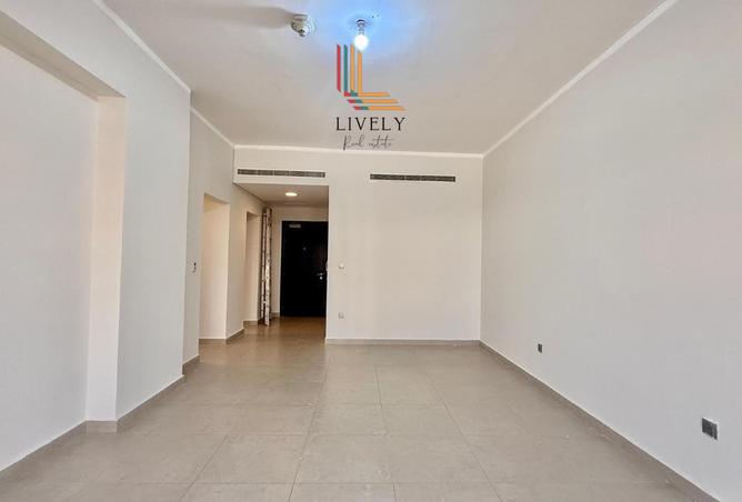 975840 - Property Image 2