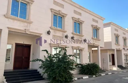مجمع سكني - 4 غرف نوم - 4 حمامات للايجار في جنوب مويثر - منطقة مويثر - الدوحة
