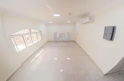 شقة - 2 غرف نوم - 2 حمامات للايجار في شارع الامان - أم غويلينا - الدوحة