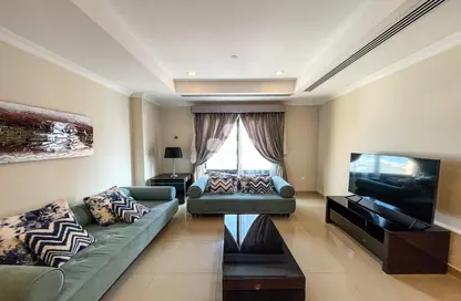 صورة لـ غرفة المعيشة شقة - غرفة نوم - 1 حمام للايجار في طريق بورتو الشرقي - بورتو أرابيا - جزيرة اللؤلؤة - الدوحة ، صورة رقم 1