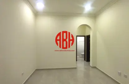 Apartment - 3 Bedrooms - 3 Bathrooms for rent in Abu Talha Street - Fereej Bin Omran - Doha