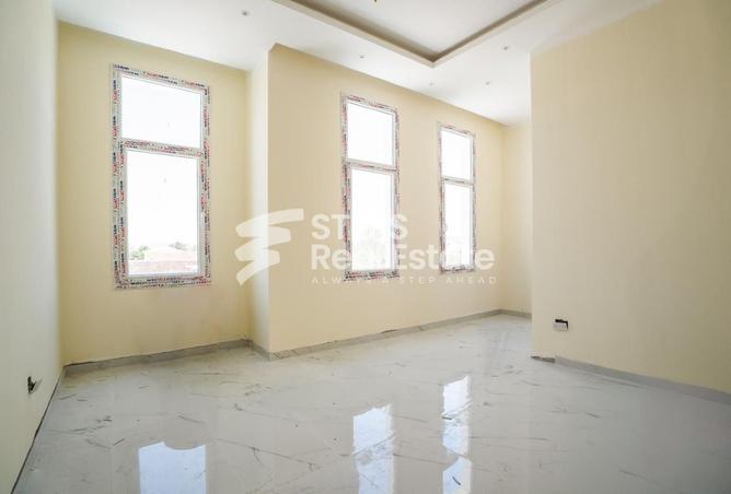 933163 - Property Image 3