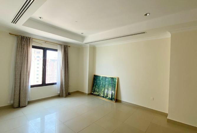 930300 - Property Image 2