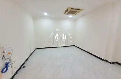 فيلا - 1 حمام للايجار في شارع العزيزة - العزيزية - الدوحة