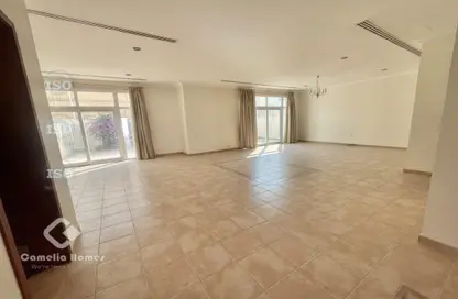 Villa - 3 Bedrooms - 4 Bathrooms for rent in Umm Al Seneem Street - Ain Khaled - Doha