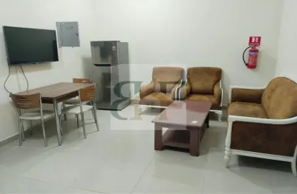 Apartment - 2 Bedrooms - 1 Bathroom for rent in Muntazah 70 - Al Muntazah - Doha