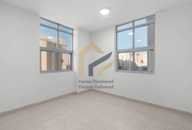 940304 - Property Image 2