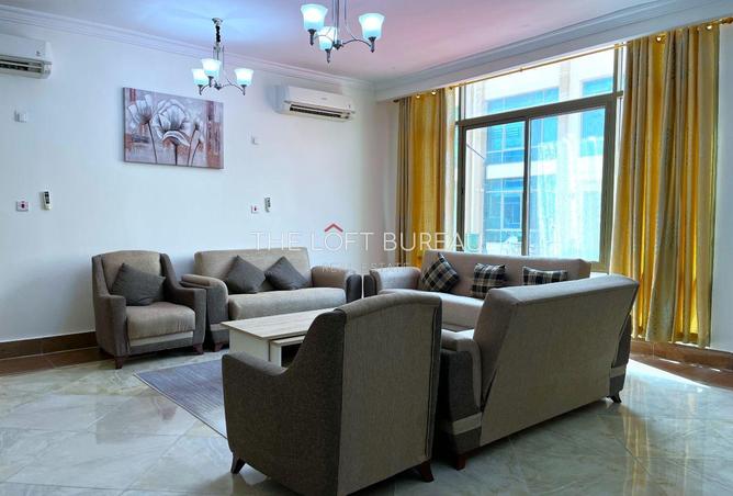 909198 - Property Image 2