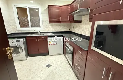 Apartment - 2 Bedrooms - 3 Bathrooms for rent in Al Sadd Road - Al Sadd - Doha