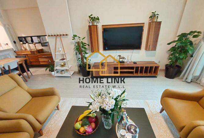 956743 - Property Image 2