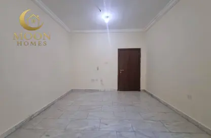 Apartment - 1 Bedroom - 1 Bathroom for rent in Umm Ghuwalina - Umm Ghuwailina - Doha