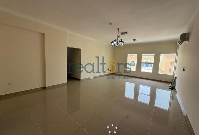 1000442 - Property Image 3