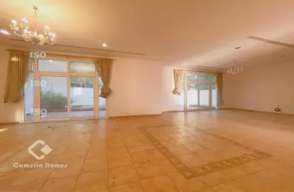 Compound - 3 Bedrooms - 4 Bathrooms for rent in Umm Al Seneem Street - Ain Khaled - Doha