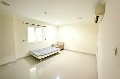 شقة - 1 حمام للايجار في 35 بن عمران - فريج بن عمران - الدوحة