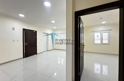 شقة - 2 غرف نوم - 2 حمامات للايجار في 46 بن عمران - فريج بن عمران - الدوحة