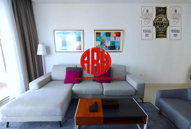 988400 - Property Image 3