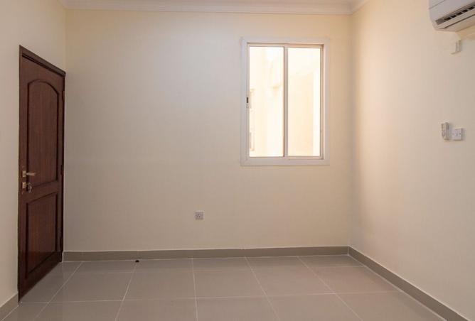 933406 - Property Image 2