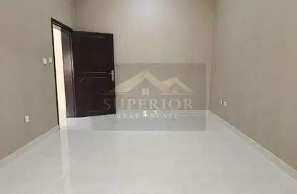 شقة - 2 غرف نوم - 2 حمامات للايجار في شارع السد - السد - الدوحة