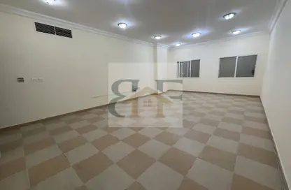 شقة - 3 غرف نوم - 3 حمامات للايجار في فريج بن محمود - الدوحة