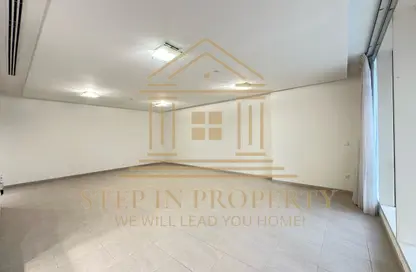 Apartment - 2 Bedrooms - 4 Bathrooms for rent in West Bay Tower - West Bay - West Bay - Doha