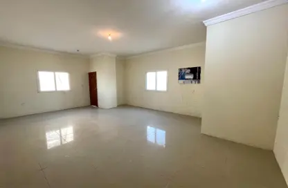 Empty Room image for: Apartment - 3 Bedrooms - 3 Bathrooms for rent in Umm Al Shebram Street - Fereej Abdul Aziz - Doha, Image 1