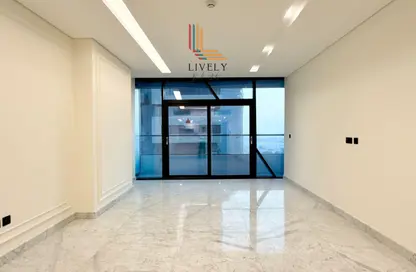 Apartment - 2 Bedrooms - 4 Bathrooms for rent in Marina Tower 02 - Marina District - Lusail