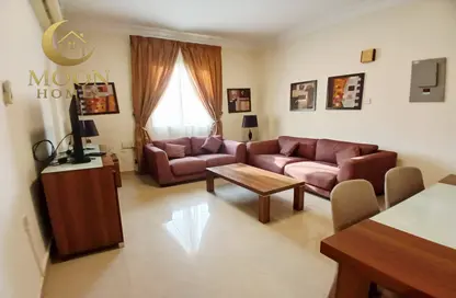 Apartment - 2 Bedrooms - 2 Bathrooms for rent in Umm Ghuwalina - Umm Ghuwailina - Doha