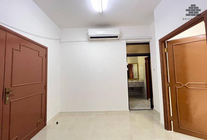 983937 - Property Image 2