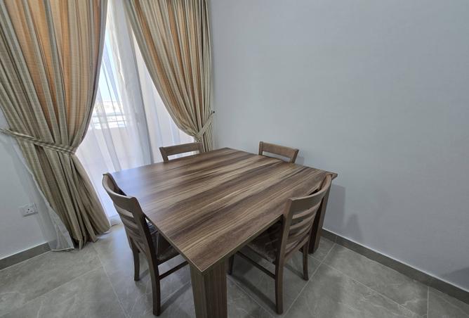 984374 - Property Image 3